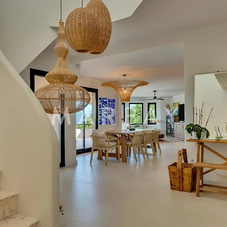 Auriga Villa *