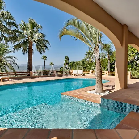 Auriga Villa *